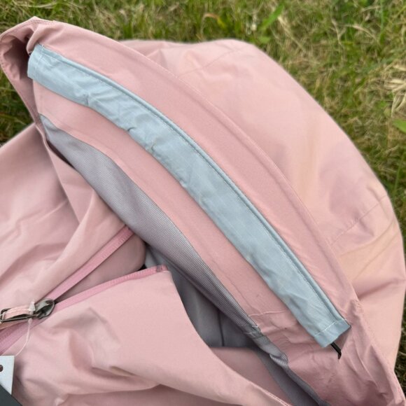 Arcteryx Beta Series Beta LT Hooded Hardshell Jacket, Size M - Picture 8 of 9